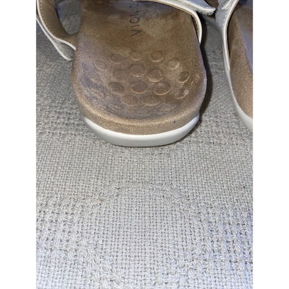 Vionic Thong Sandals Women’s Size 8.5 Medium Beige Leather Side Straps Beach - Picture 11 of 12